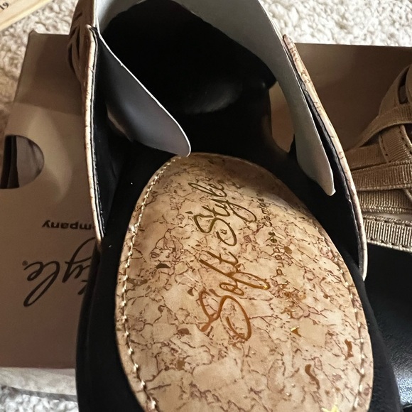 Soft Styles  Tan Wedge Cork Shoes with Intricate Woven Design size 7.5 NIB - Picture 6 of 14
